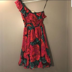 Pleated one shouder dress ❤💚❤💚❤